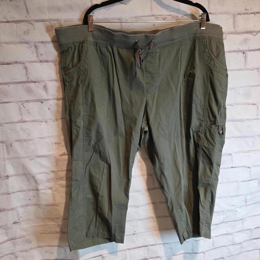 Avenue Green Capris
